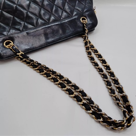CHANEL CHARM Lambskin Matelasse Chain Shoulder Bag - Picture 8 of 15